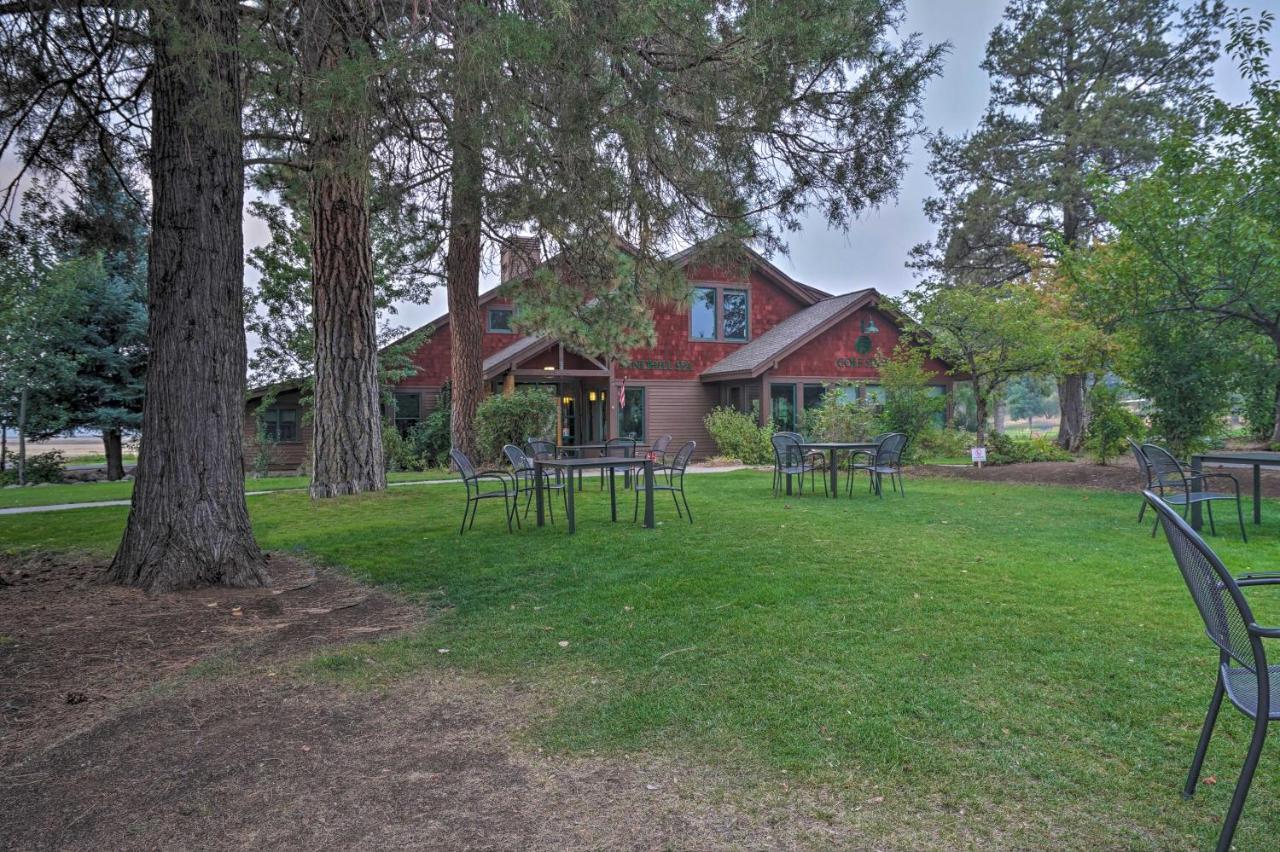 Chalet At Running Y Resort With Wraparound Deck! Klamath Falls Exterior foto