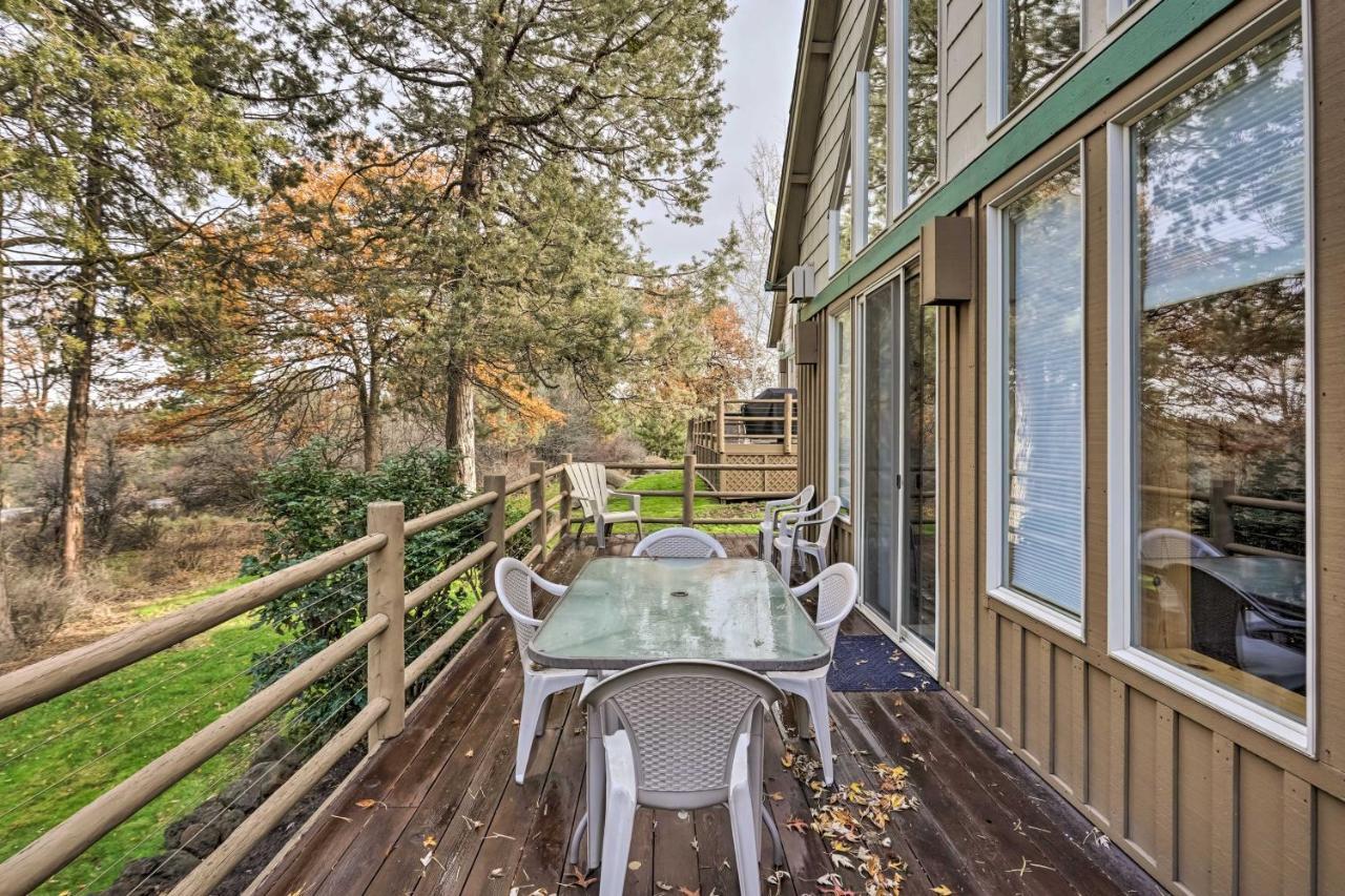 Chalet At Running Y Resort With Wraparound Deck! Klamath Falls Exterior foto
